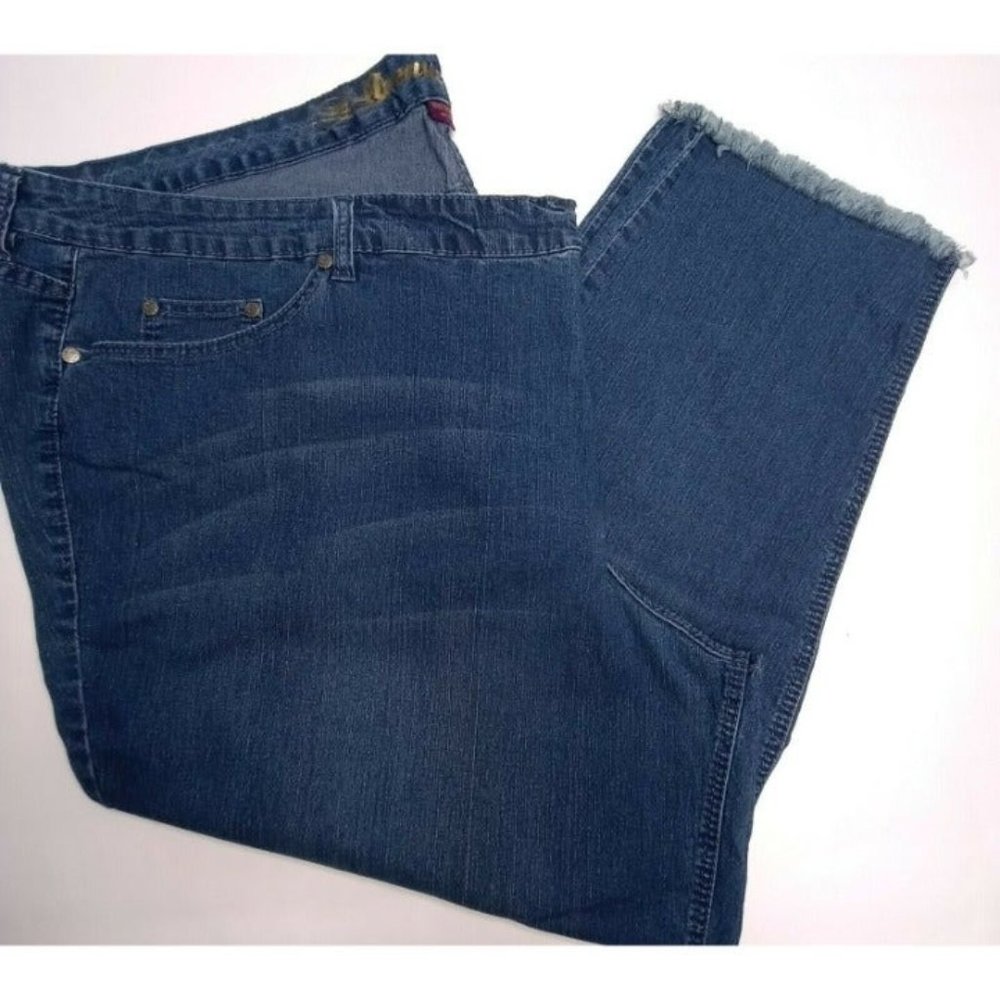 Avenue Divine Jeans "The Skinny" Women Size 32a Denim Blue Jeans Frayed Cuffs